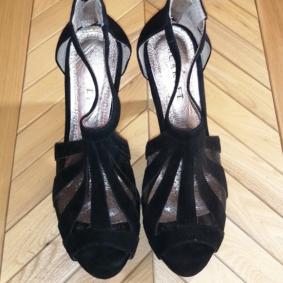 Scarlet Black Velvet Heels - Picture 2 of 5